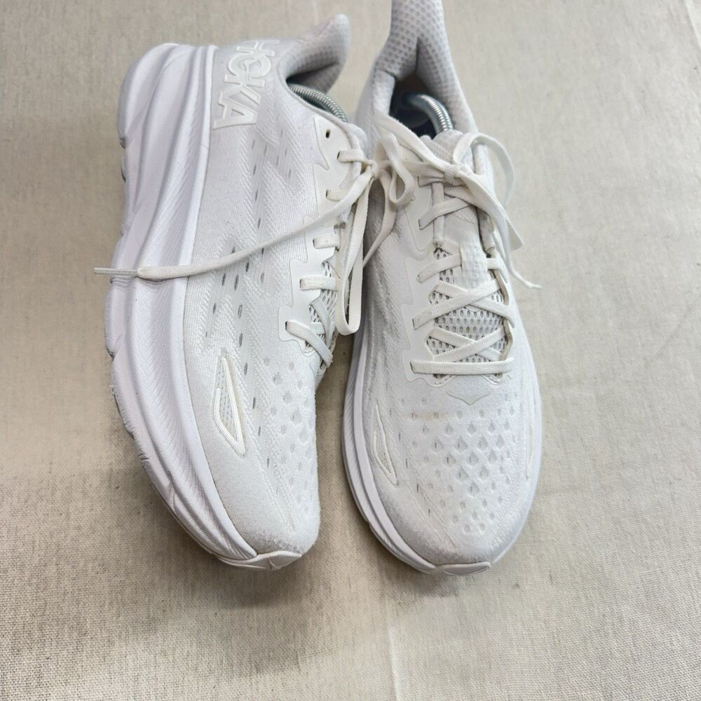 HOKA ONE ONE Clifton 9 Womens Size 12B 2E White Running Walking Shoes Sneakers
